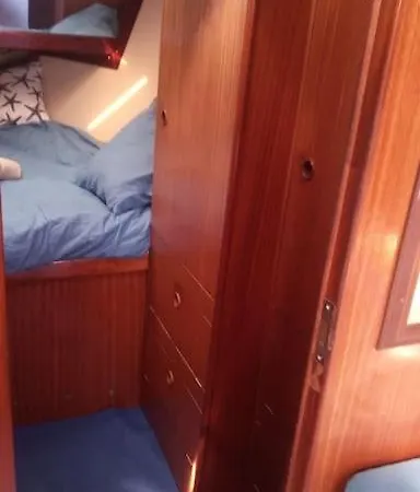 Magical Overnight In Romantic Sailboat Bateau-hôtel